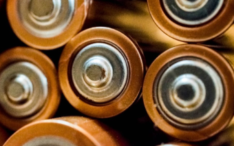 中国科学家刷新锂二次电池体积能量密度高达1653.65瓦时每升
