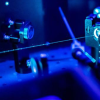 研究人员在纳米级成像领域首次利用蓝光测量半导体和其他纳米级材料中的电子