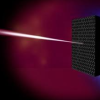 亚利桑那州立大学研究团队设计了一种更快、更节能的纳米级激光组件