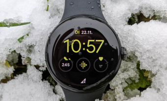 谷歌Pixel Watch 2手表将推出新的轻巧且更易刮擦的铝制外壳