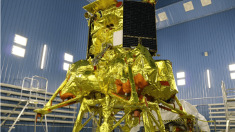 俄罗斯航天局：Luna-25探测器偏离了设计轨道并与月球相撞