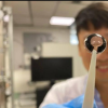 新加坡科学家发明用眼泪充电的超薄电池 能够在接触含盐水溶液时储存电能