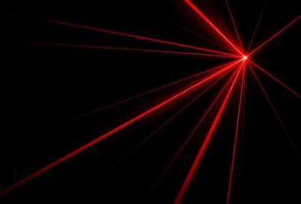 研究人员使用克尔诱导克尔孤子与外部稳定激光来创建功率增加光学频率梳