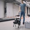 瑞士一学院研发出机器人导盲犬 能够利用人工智能技术自主导航和避障