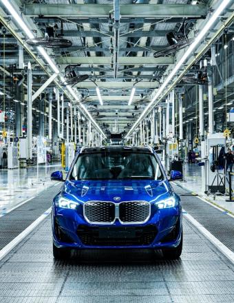 宝马iX1纯电SUV正式下线 率先应用第9代(BMW)操作系统
