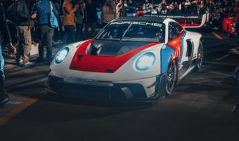 保时捷911 GT3 R rennsport跑车上市 采用碳纤维白车身和玛瑙灰金属漆