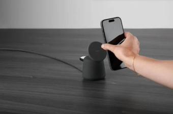 贝尔金在苹果官网推出二合一无线充电基座 共有木炭色和沙色两种颜色