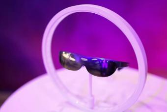 Reliance Jio推出混合现实“JioGlass”智能眼镜