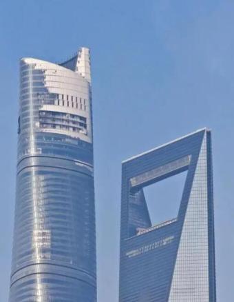 罕见!中国最高楼顶楼被冻住了 自然奇观引起关注