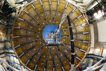 研究表明，ATLAS探测器可以测量高能超新星中微子的通量