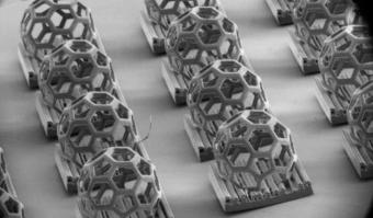 一种新工艺允许大规模生产3D打印的微尺度颗粒