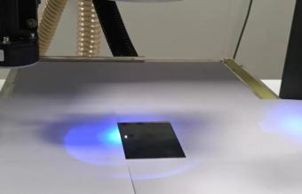 玻璃激光切割机：紫外与红外 各自闪耀的应用之光